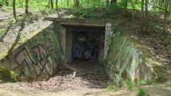 Bevor hier Häuser gebaut werden können, müssen noch militärische Altlasten, wie dieser Bunker beseitigt werden.