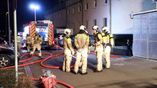 Die Feuerwehr konnte den Brand löschen. Eine Evakuierung der Häuser war nicht notwendig.