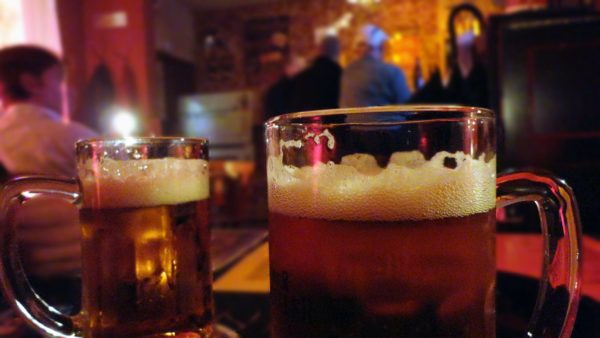 Bier in der Kneipe - klingt aktuell wie ein Traum aus anderen Zeiten