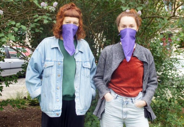 Julia und Helen sind das frisch gegründete Kollektiv "Purple Masks". Foto Philine