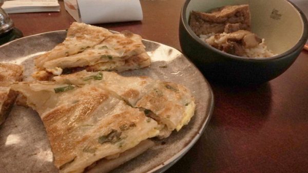 Chinese Bread und Luro Box - deutscher und asiatischer Favorit Seite an Seite.