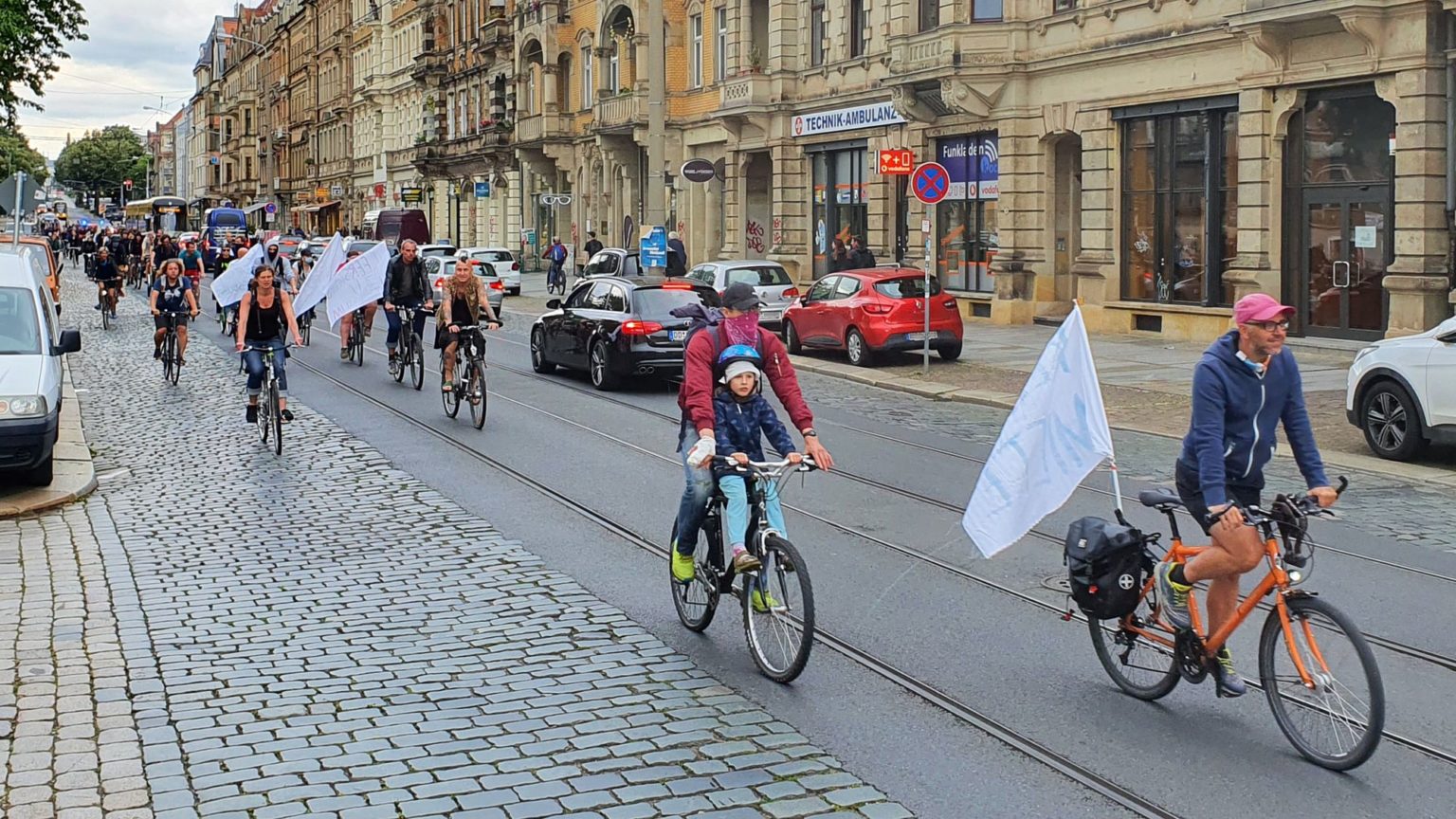 FahrradDemo gegen Mietenwahnsinn NeustadtGeflüster