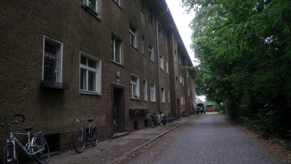 Eines der Häuser: Stauffenbergallee 49