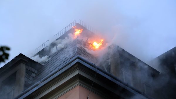 Brand in einem Mehrfamilienhaus auf der Buchenstraße - Foto: Roland Halkasch