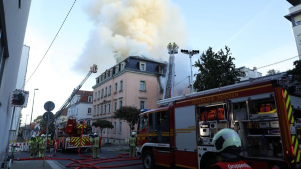 Brand auf der Buchenstraße - Foto: Roland Halkasch