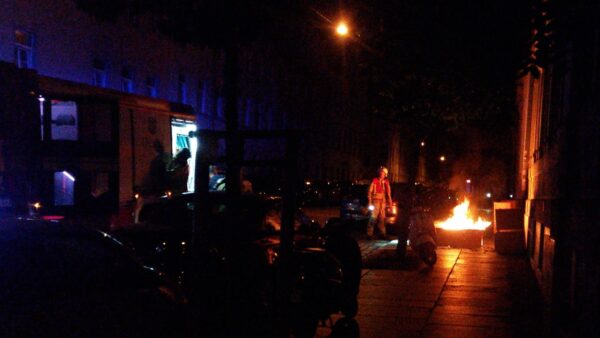 An mehreren Stellen hat es an der Sebnitzer Straße in der Nacht zum Sonntag gebrannt.