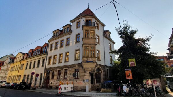 Das Stadtteilhaus in der Prießnitzstraße 18 | Beginn der Diskussion: 19.30