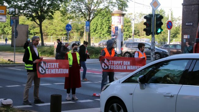 Gruppe "Letzte Generation" blockierte für eine Stunde die Hansastraße
