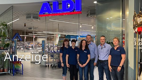 Das ALDI Team im Simmel-Center freut sich auf Kundschaft - Foto: ALDI