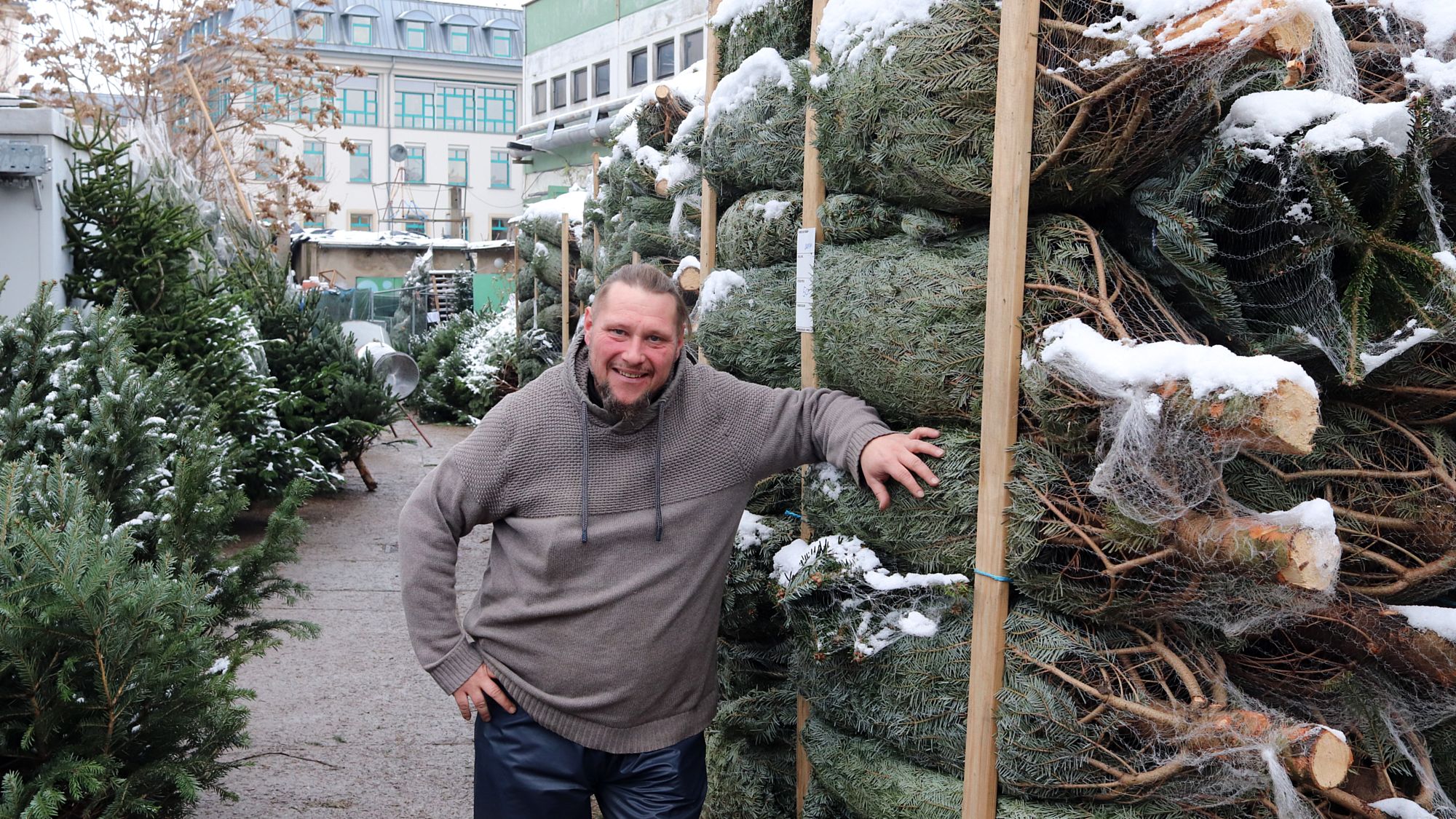 Herr der 2.000 Tannen: Sven Hellmich, eingetragener Trödelbarde und Anspitz-König.