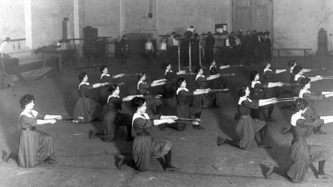 Gymnastik vor 100 Jahren.