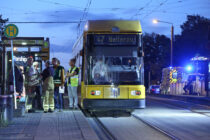 Straßenbahn nach dem Unfall - Foto: Roland Halkasch