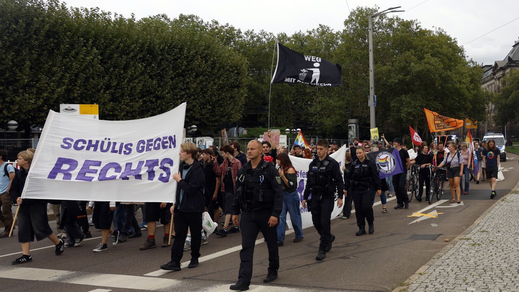 Zubringer-Demo aus der Neustadt - Foto: Florian Varga