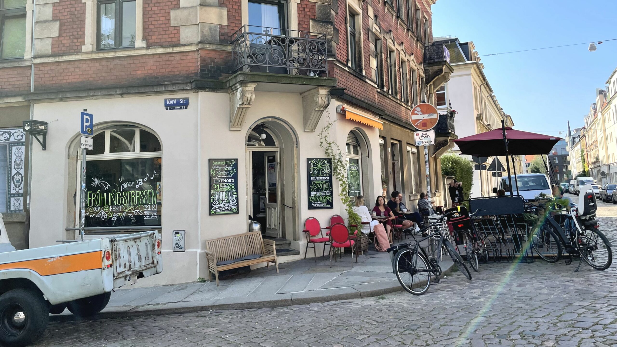 Regionale Lebensmittel und guter Kaffee - das Institut für gute Nachbarschaft. Foto: Charlotte Otto