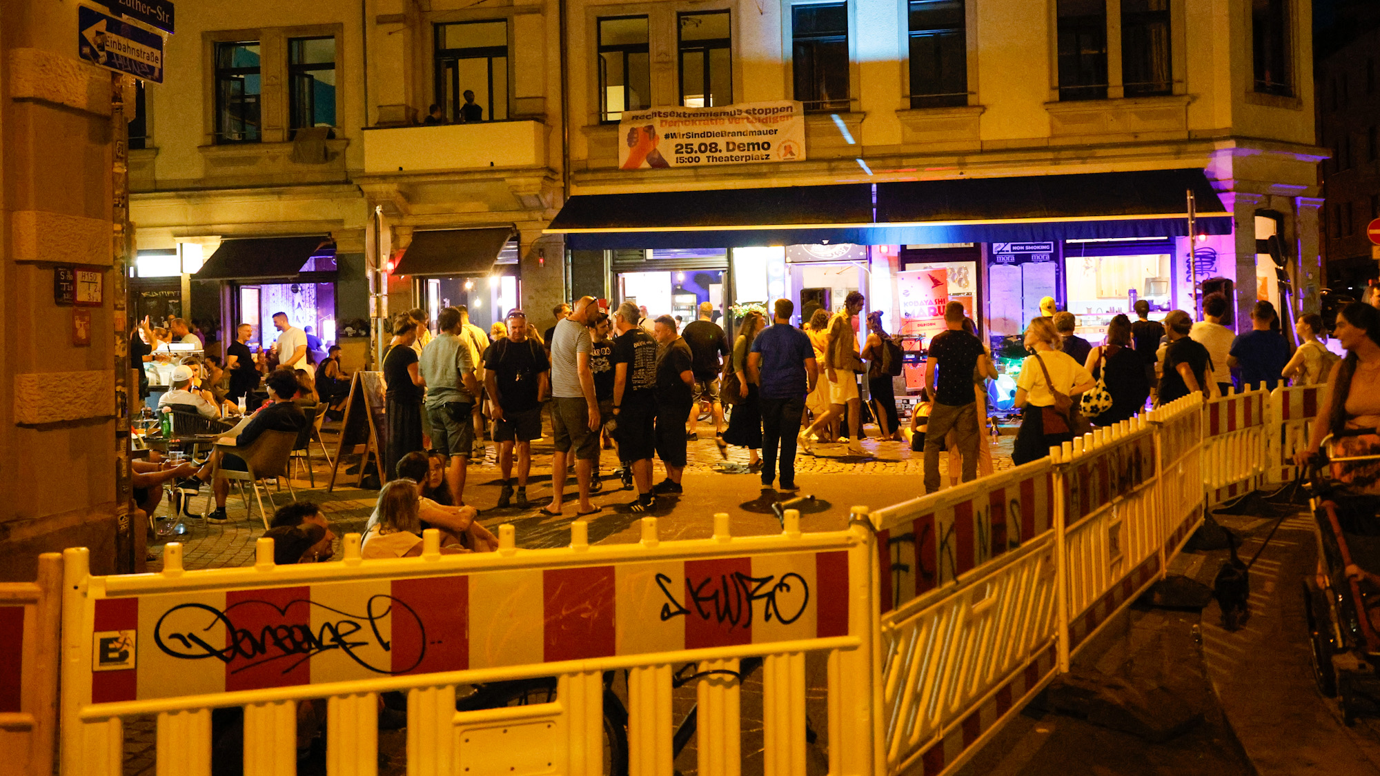 In der Nacht zum Sonntag waren die Straßen der Neustadt ziemlich voll. - Foto: Florian Varga