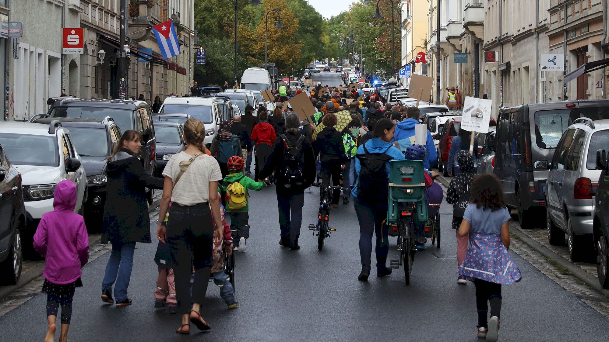 Eine knappe Stunde dauerte die Demonstration. Foto: Anton Launer