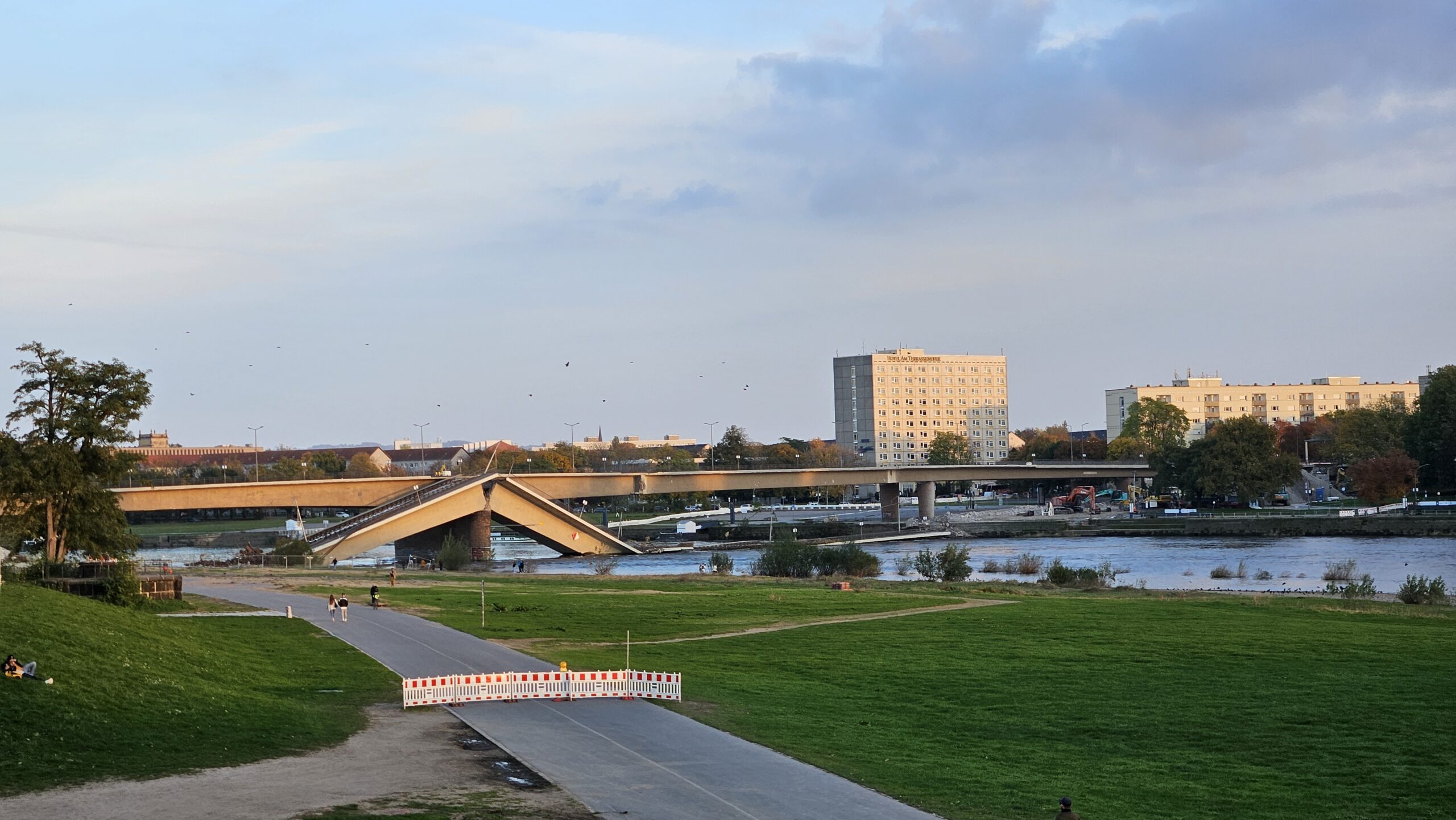 Carolabrücke - Foto: Anton Launer 