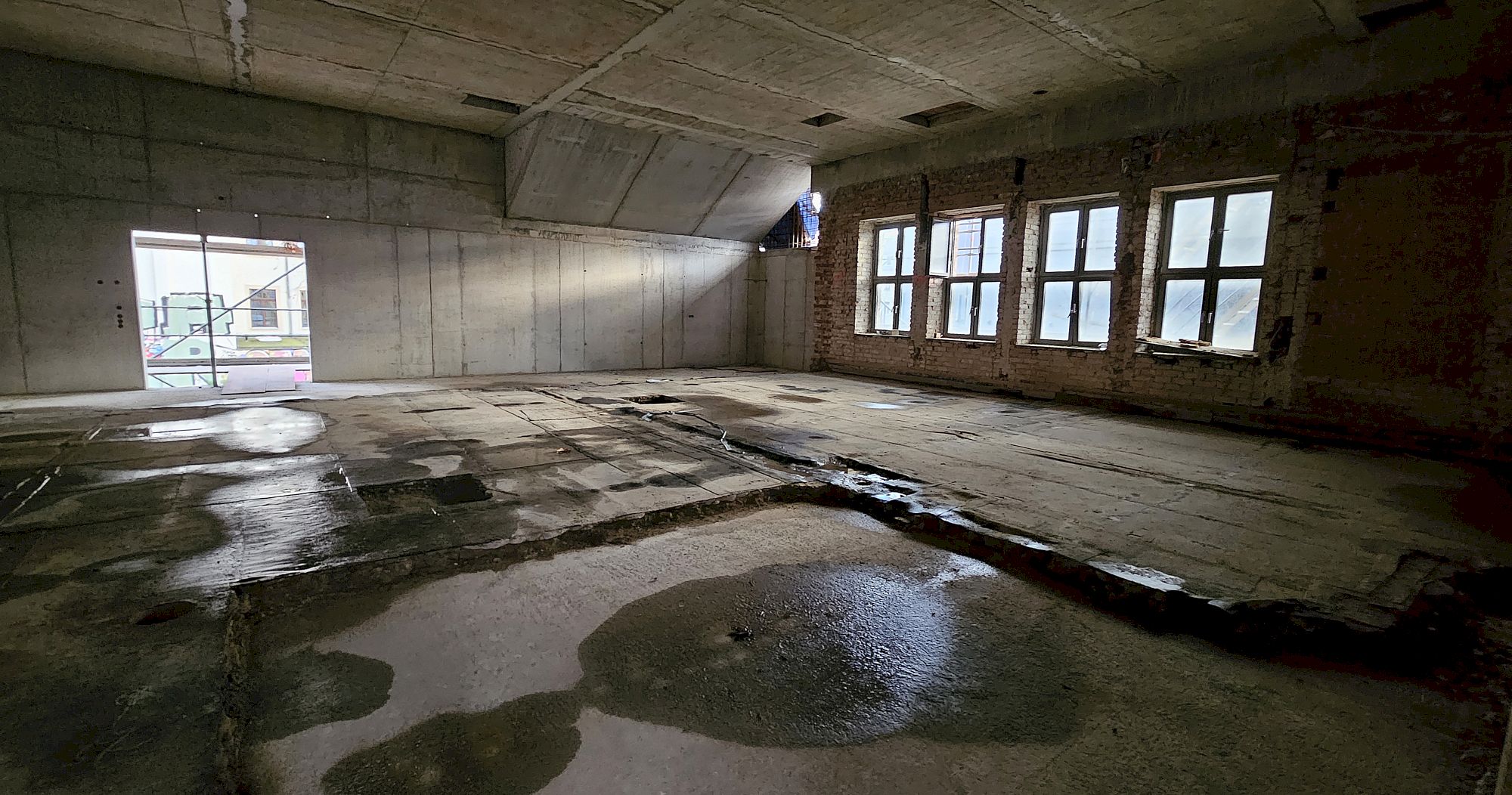 Im großen Saal sollen künftig bis zu 550 Leute tanzen können. Foto: Anton Launer