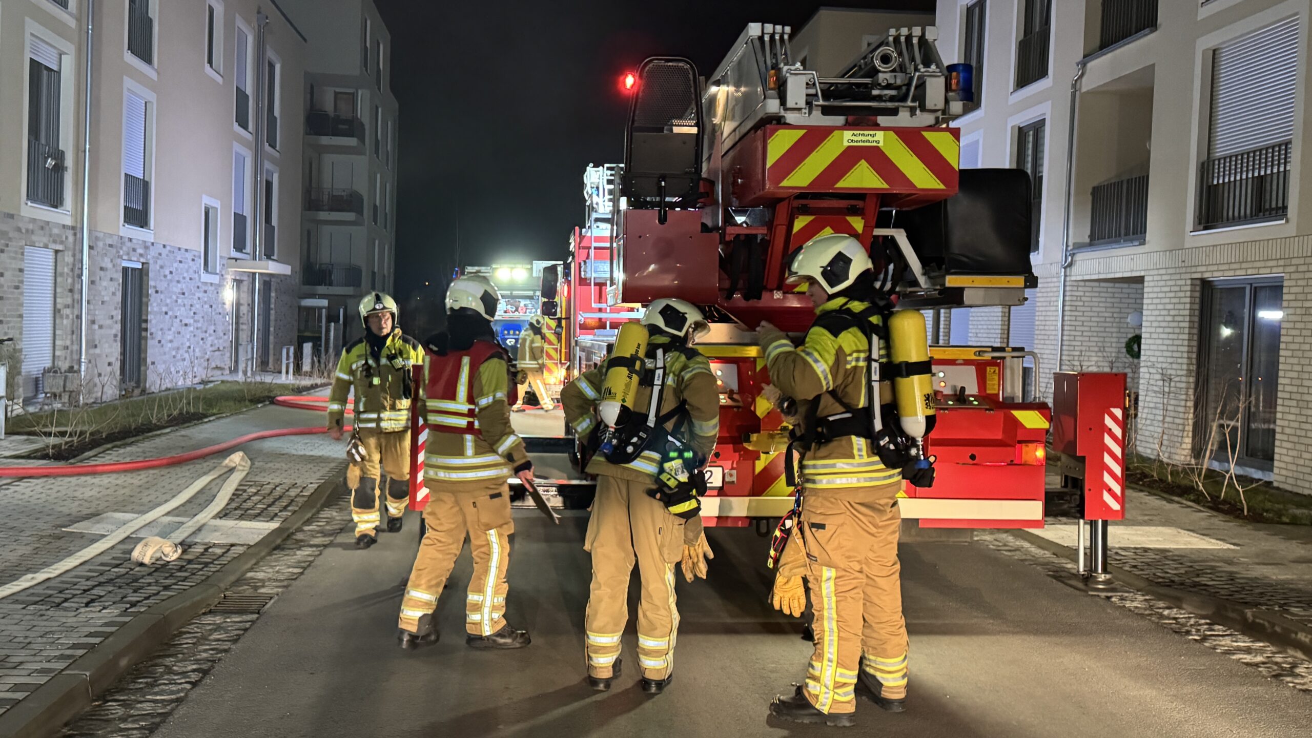 Feuerwehr-Einsatz in der Eva-Büttner-Straße - Foto: Feuerwehr Dresden 